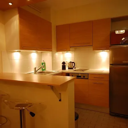 Apartment Close Champs Elysees. *