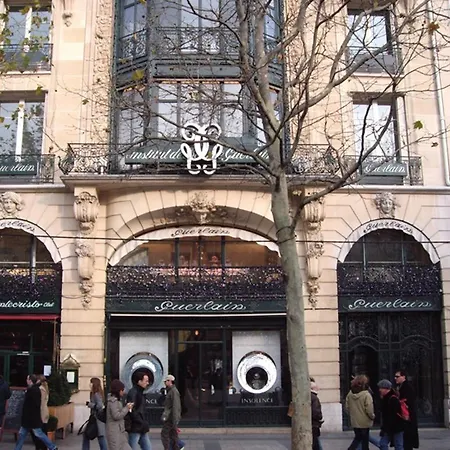 Apartment Close Champs Elysees. *